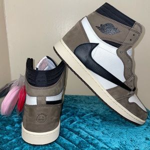 COPY - Travis Scott Retro 1 High OG Mocha